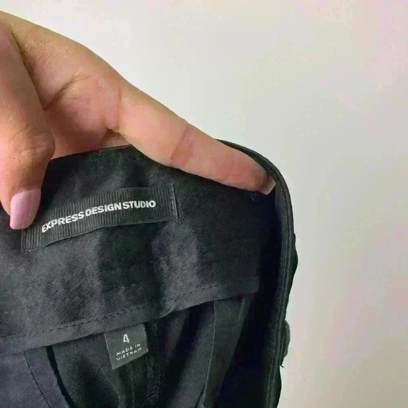 Express Design Studio Shorts size 4 Black - Picture 3 of 4